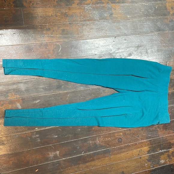 4/$15 C est 1946 leggings - Picture 1 of 3